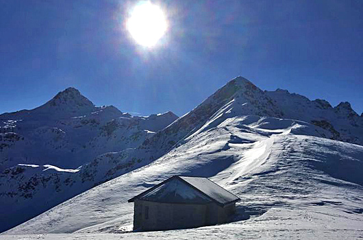 La 'gésina de san Colomban' a 2500 m di quota nella skiarea del san Colombano di Oga [ph. Sonia POZZI - thanks!]