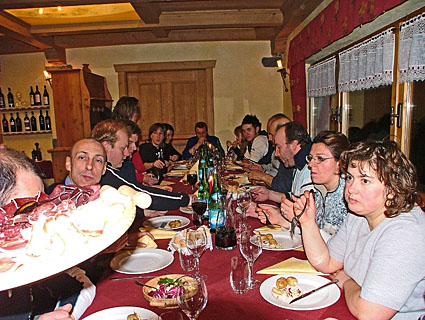 Al Teleir - Scene conviviali post-ciaspoleda